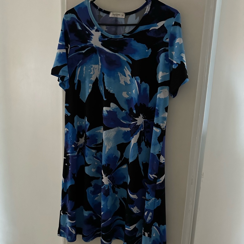Jess & Jane floral dress sz MD